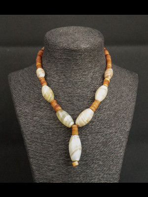 Collier perles anciennes en agate et perles en calcite rouge