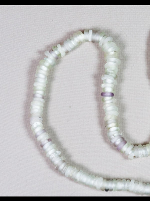 200 perles opalescentes ("moon beads")