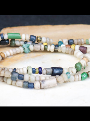 Petites perles antiques en verre  (Mali)