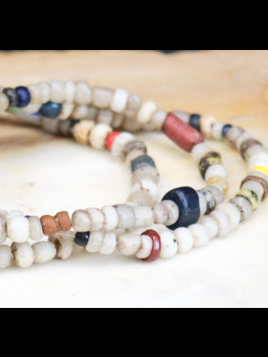 Petites perles antiques en verre  (Mali)