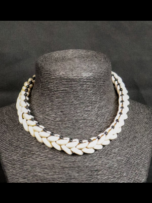 Collier en cauris