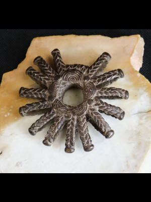 Pendentif en bronze "soleil dogon"