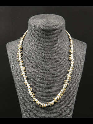 Collier sautoir perles de troc en verre et perles en laiton