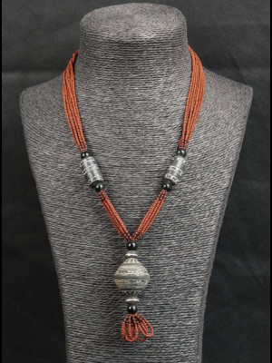 Collier perles en terre cuite