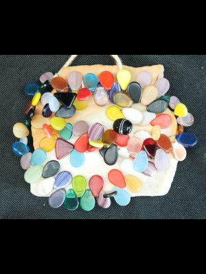 Fil de 96 perles de commerce en verre