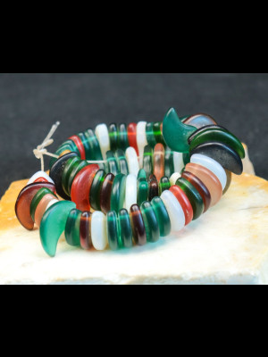 Fil de 53 perles "griffe de lion" en verre 