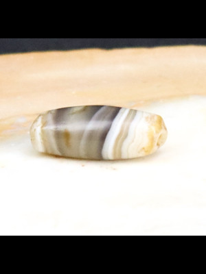 Perle ancienne en agate