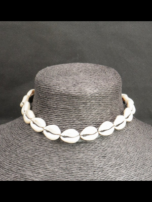 Collier en cauris