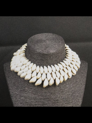 Collier en cauris