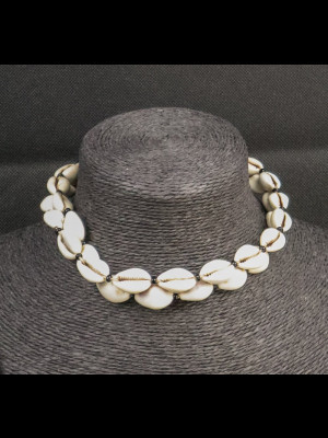 Collier en cauris