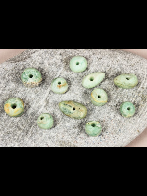 11 perles de fouille en pierre (Nigeria)
