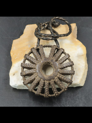 Pendentif "soleil dogon" en bronze