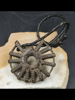 Pendentif "soleil dogon" en bronze