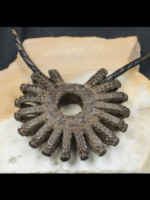 Pendentif "soleil dogon" en bronze