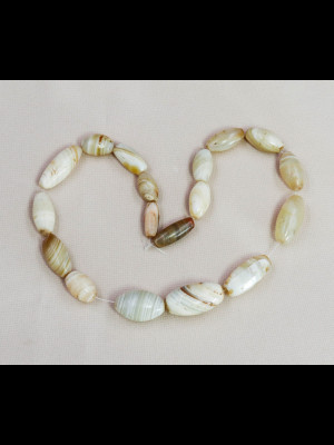 18 perles anciennes en agate