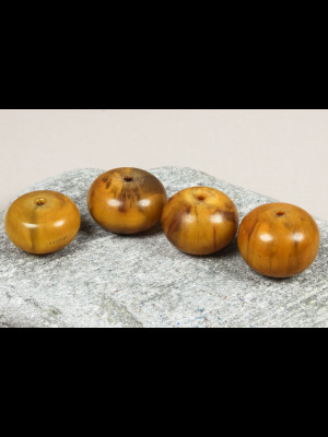 4 magnifiques perles d'ambre africain (résine phénolique)
