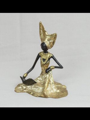 Femme assise lisant (bronze)