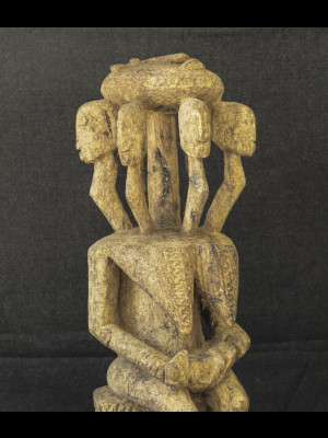 Étonnante maternité dogon (Mali)