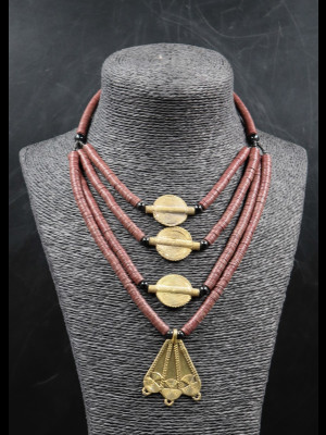 Collier rondelles de koffi, perles et pendentif en laiton