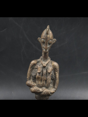 Maternité africaine en bronze