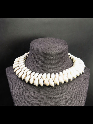 Collier en cauris