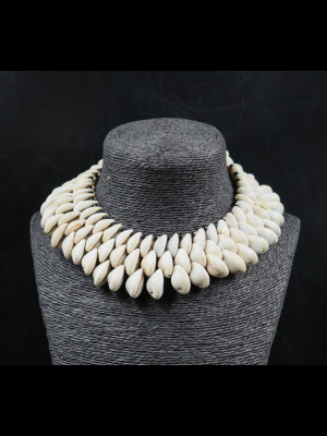 Collier en cauris