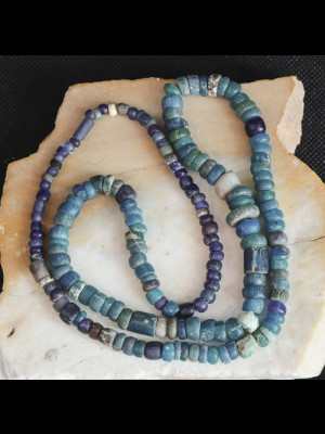 Perles anciennes en verre "nila" (Mali)