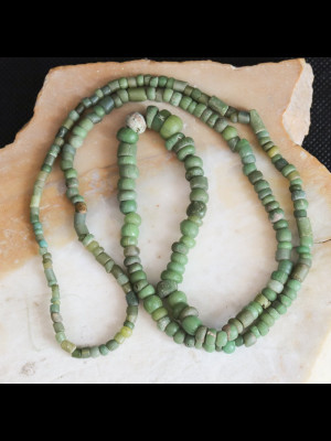 Perles anciennes en verre "nila" (Mali)