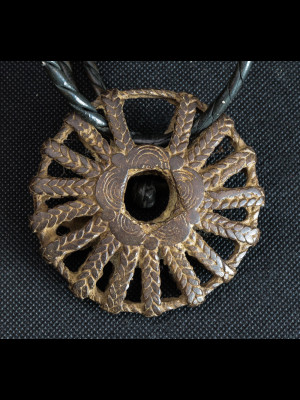 Pendentif en bronze "soleil dogon"