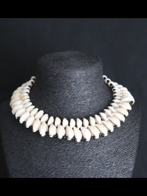 Collier en cauris