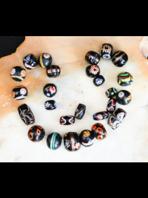 Fil de 26 perles en verre