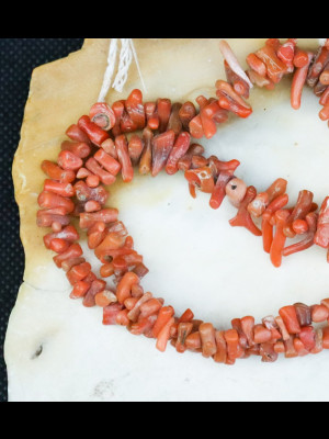 Fil de perles en corail