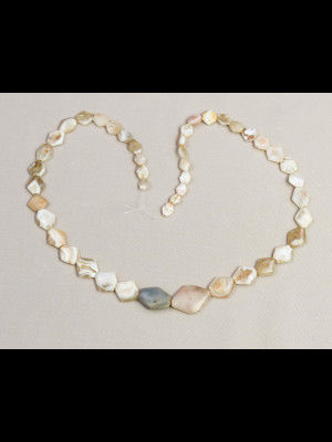 49 perles anciennes en agate du Mali