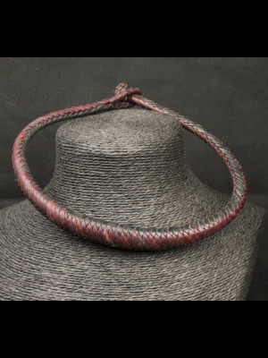 Collier en cuir tressé