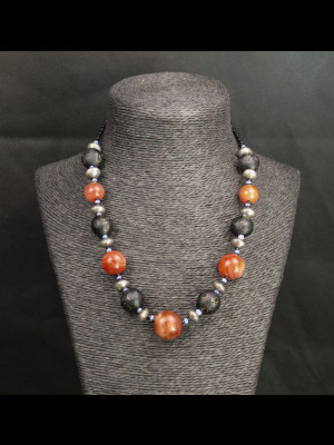 Collier perles en cornaline et perles en bois