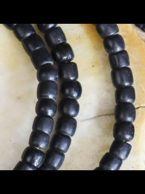 138 perles de troc en verre