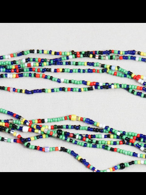 Petites perles multicolores en verre