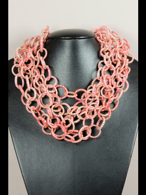 Collier en plastique recyclé