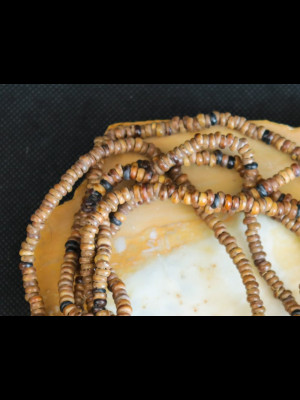 3 fils de graines naturelles ("kekeore")
