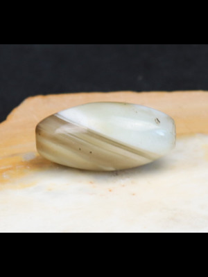 Perle ancienne en agate